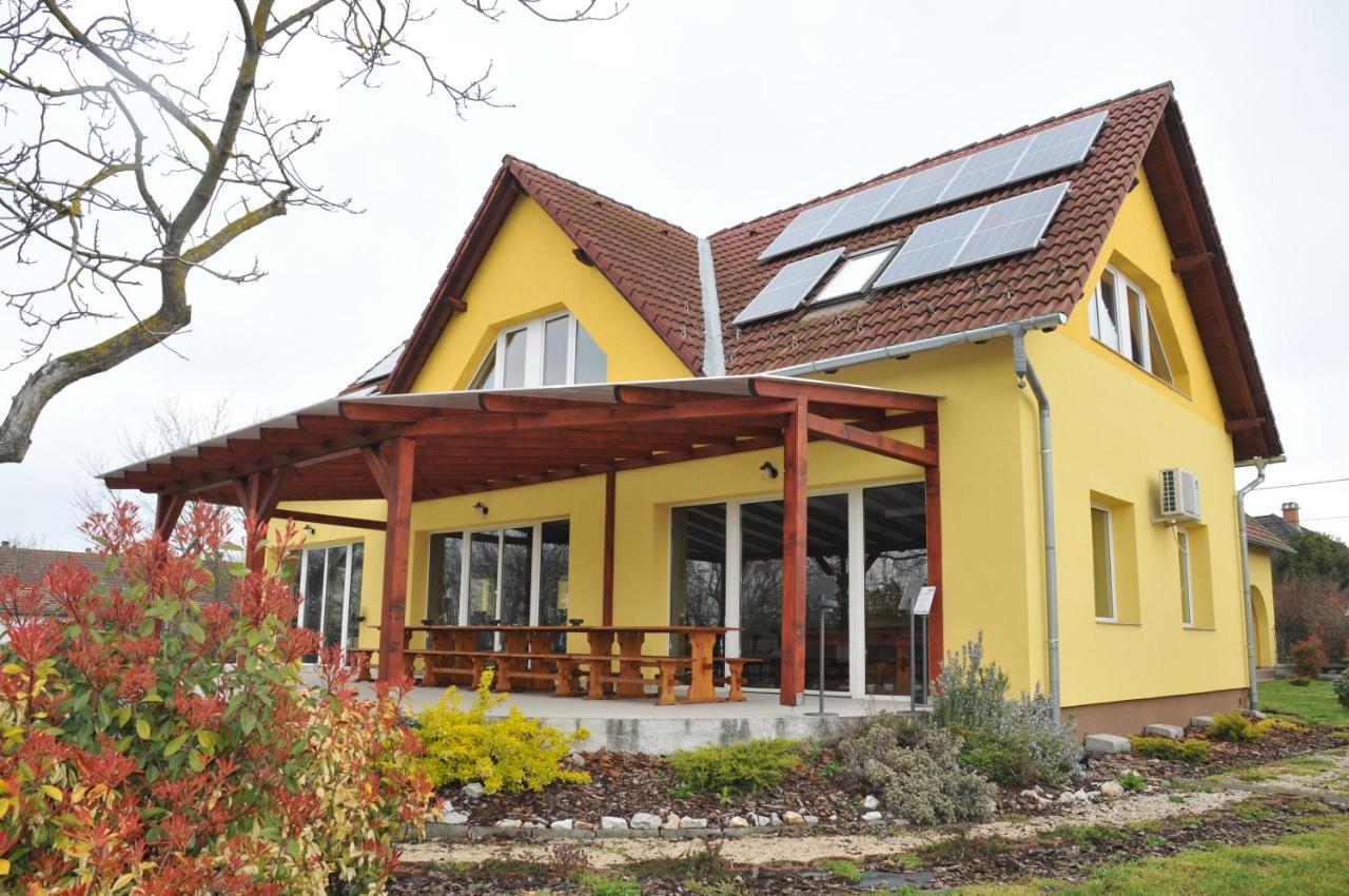 Casa Napsugar Panzio Bed and Breakfast Apostag Εξωτερικό φωτογραφία