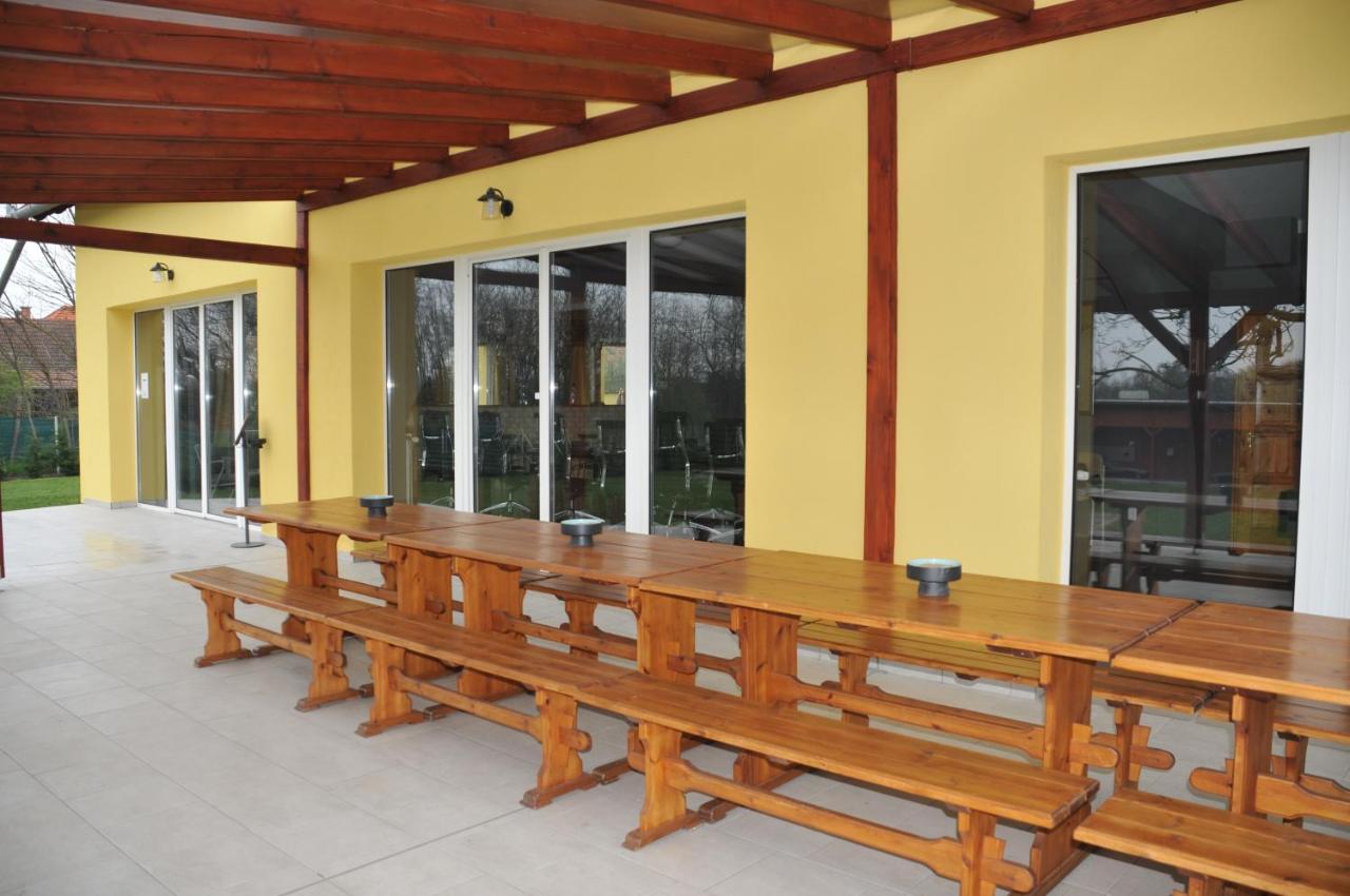 Casa Napsugar Panzio Bed and Breakfast Apostag Εξωτερικό φωτογραφία