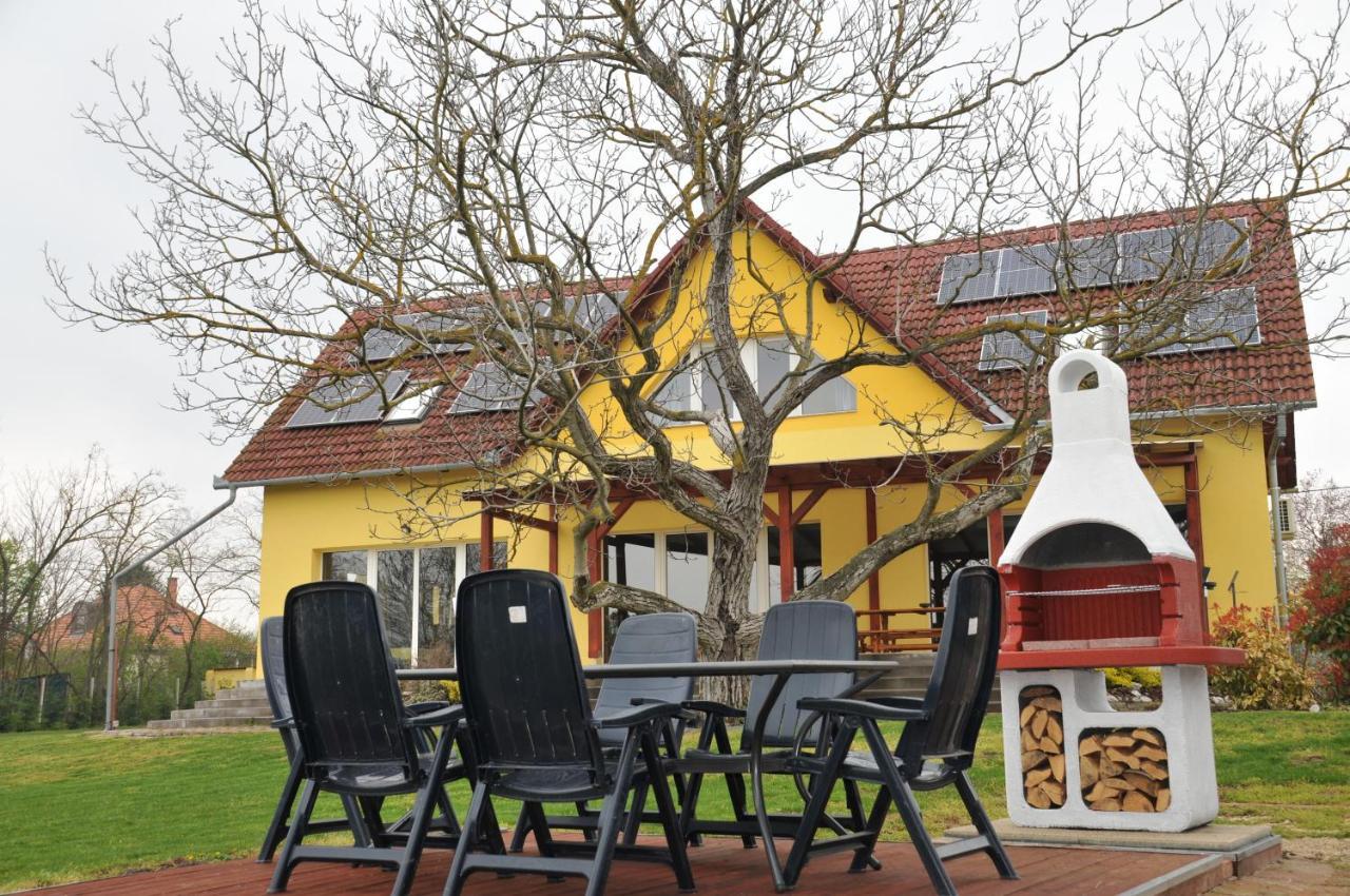 Casa Napsugar Panzio Bed and Breakfast Apostag Εξωτερικό φωτογραφία