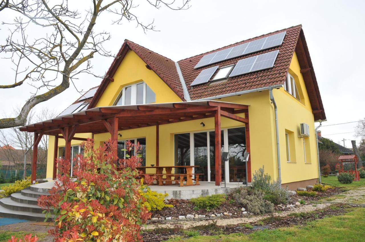 Casa Napsugar Panzio Bed and Breakfast Apostag Εξωτερικό φωτογραφία
